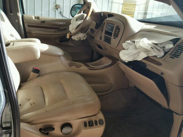 5LMPU28L0XLJ06673 - 1999 LINCOLN NAVIGATOR მწვანე ფოტო 5