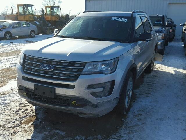 1FM5K8D8XHGD16146 - 2017 FORD EXPLORER X SILVER photo 2