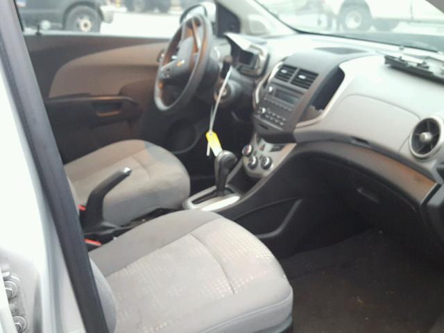 1G1JA5SH2E4163114 - 2014 CHEVROLET SONIC LS Արծաթագույն լուսանկար 5