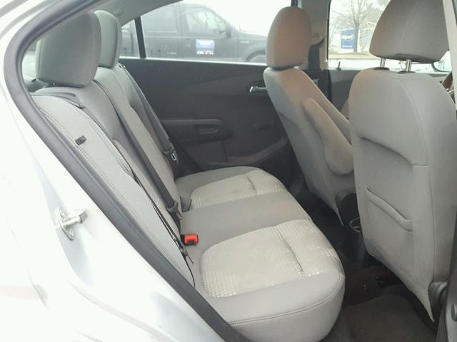 1G1JA5SH2E4163114 - 2014 CHEVROLET SONIC LS Արծաթագույն լուսանկար 6