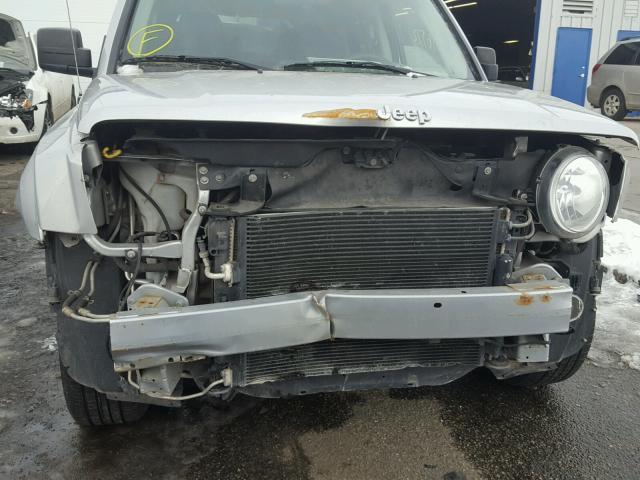 1C4NJRBB1DD201300 - 2013 JEEP PATRIOT SP SILVER photo 9