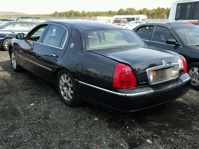 2LNHM82V38X642266 - 2008 LINCOLN TOWN CAR S BLACK photo 3