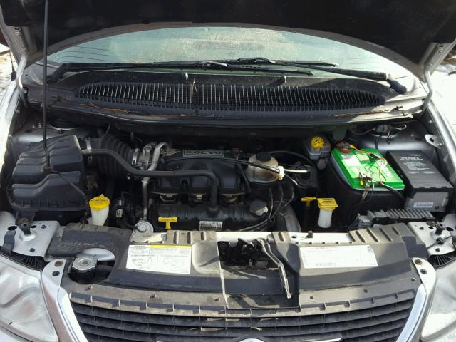 2C4GP74L12R548427 - 2002 CHRYSLER TOWN & COU SILVER photo 7