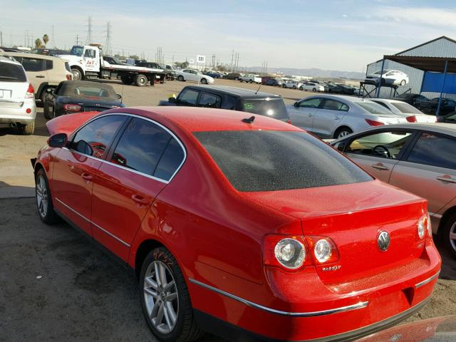 WVWEK73C88P043664 - 2008 VOLKSWAGEN PASSAT LUX RED photo 3