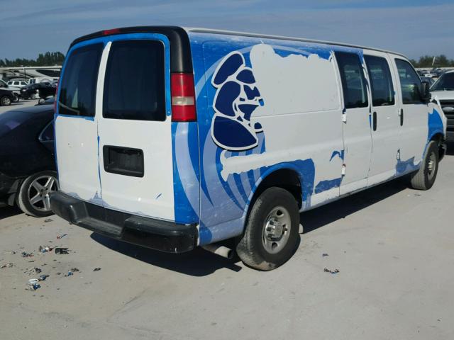 1GCWGGBG8C1181906 - 2012 CHEVROLET EXPRESS G2 WHITE photo 4