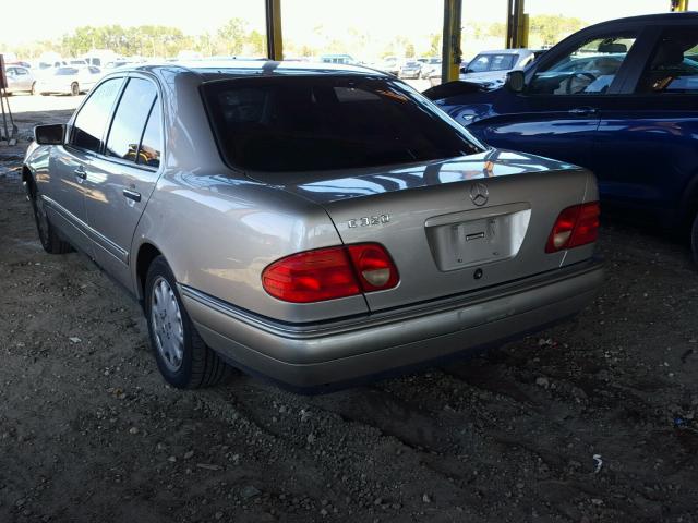 WDBJF65H2XA771485 - 1999 MERCEDES-BENZ E 320 SILVER photo 3