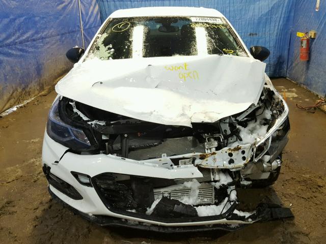 1G1BE5SM1J7111553 - 2018 CHEVROLET CRUZE LT WHITE photo 9