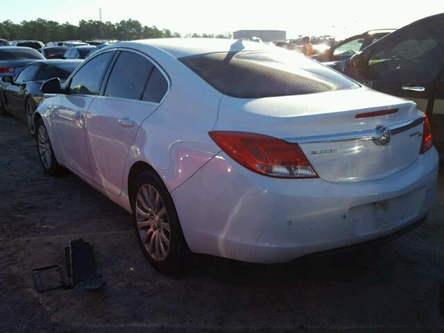 W04GT5GC7B1023818 - 2011 BUICK REGAL CXL WHITE photo 3