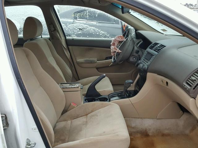 1HGCM56367A000915 - 2007 HONDA ACCORD SE WHITE photo 5