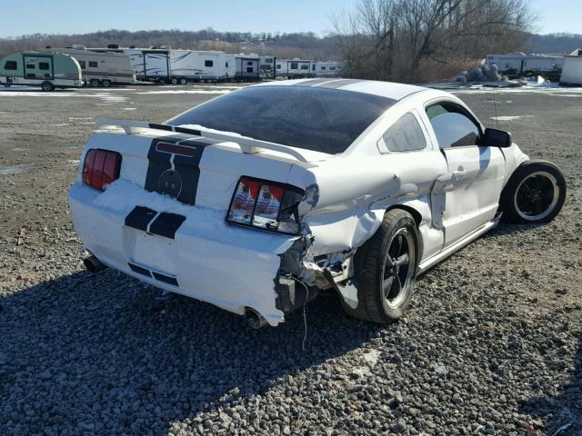 1ZVHT82H995146034 - 2009 FORD MUSTANG GT WHITE photo 4