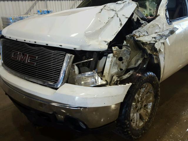 3GTEK13378G213790 - 2008 GMC SIERRA K15 WHITE photo 9