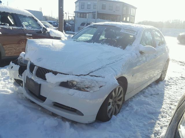 WBAVD33536KL52163 - 2006 BMW 330 XI WHITE photo 2