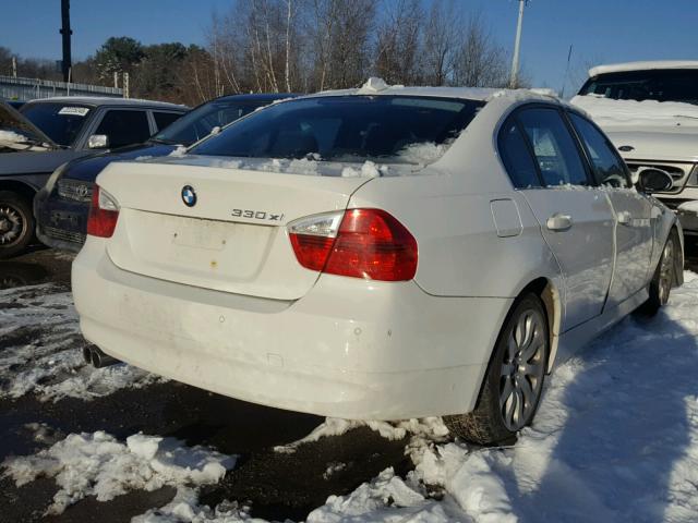 WBAVD33536KL52163 - 2006 BMW 330 XI WHITE photo 4