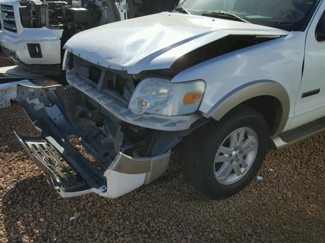 1FMEU64806UB42813 - 2006 FORD EXPLORER E WHITE photo 9