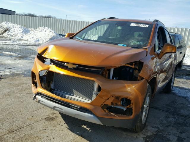 3GNCJPSB6HL162190 - 2017 CHEVROLET TRAX 1LT ORANGE photo 2