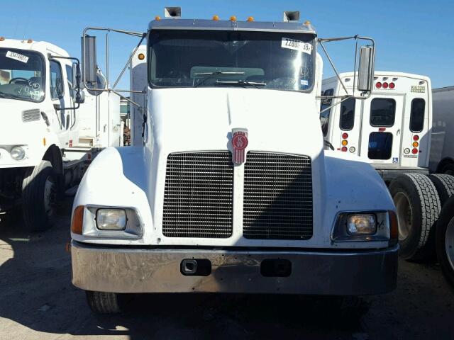 2NKMHD6X43M393822 - 2003 KENWORTH CONSTRUCTI WHITE photo 9