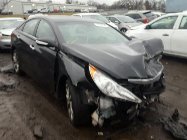 5NPEC4AB0EH910780 - 2014 HYUNDAI SONATA SE BLACK photo 1