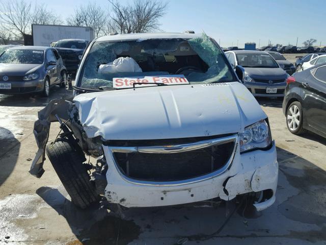 2C4RC1CGXER364467 - 2014 CHRYSLER TOWN & COU WHITE photo 9