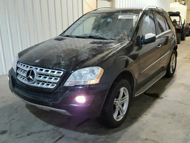 4JGBB72E49A504428 - 2009 MERCEDES-BENZ ML 550 BLACK photo 2