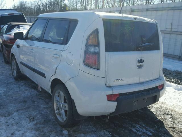 KNDJT2A27B7331093 - 2011 KIA SOUL + WHITE photo 3