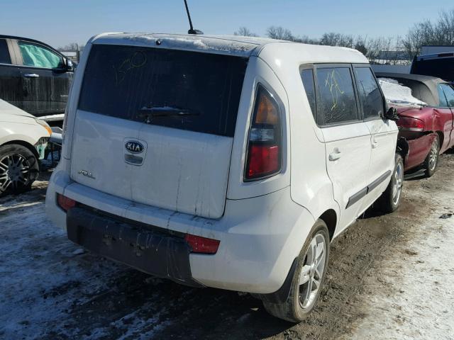 KNDJT2A27B7331093 - 2011 KIA SOUL + WHITE photo 4