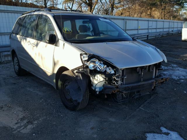 5TDZK23C48S218468 - 2008 TOYOTA SIENNA CE SILVER photo 1