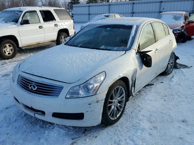 JNKCV61E49M306912 - 2009 INFINITI G37 BASE WHITE photo 2