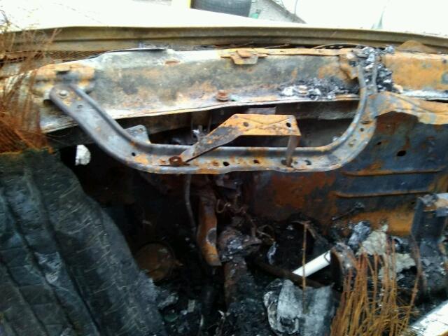 1GTGK13U33F251531 - 2003 GMC SIERRA K15 BURN photo 8