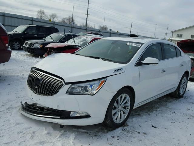 1G4GB5G34GF122501 - 2016 BUICK LACROSSE WHITE photo 2