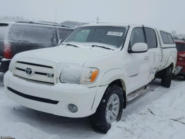 5TBDT48166S506122 - 2006 TOYOTA TUNDRA DOU WHITE photo 2