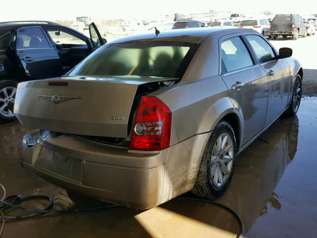 2C3KA43R98H211779 - 2008 CHRYSLER 300 LX SILVER photo 4