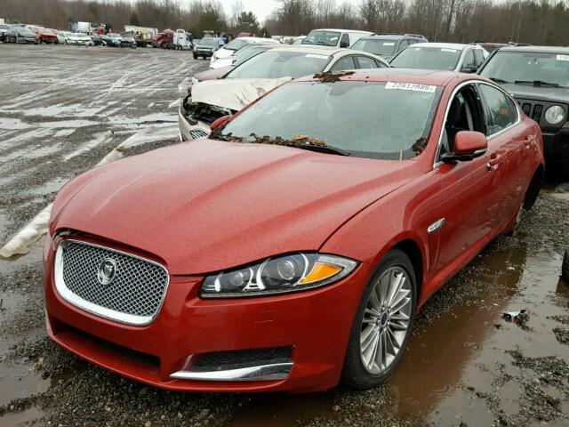 SAJWJ0EF3D8S90747 - 2013 JAGUAR XF RED photo 2