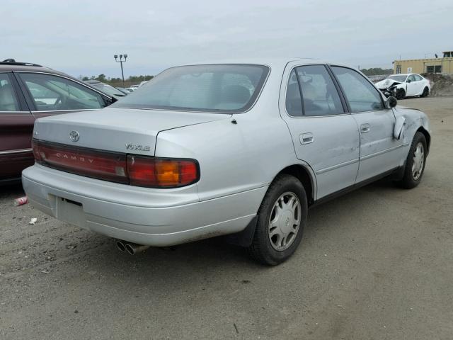 JT2VK13E6P0167303 - 1993 TOYOTA CAMRY XLE GRAY photo 4