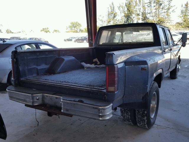 2FTJW3511FCA57735 - 1985 FORD F350 BLUE photo 4