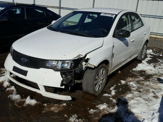 KNAFT4A26A5817743 - 2010 KIA FORTE LX WHITE photo 2