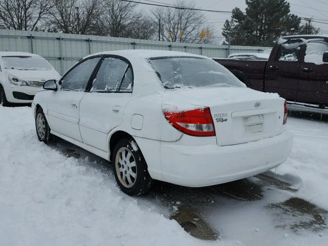 KNADC125846337300 - 2004 KIA RIO WHITE photo 3