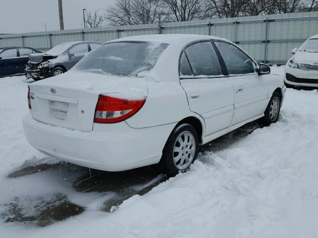 KNADC125846337300 - 2004 KIA RIO WHITE photo 4