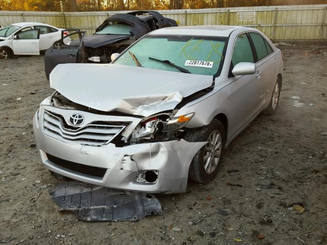 4T1BK3EK7AU107244 - 2010 TOYOTA CAMRY SE SILVER photo 2