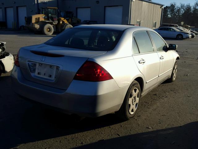 1HGCM56456A086242 - 2006 HONDA ACCORD LX SILVER photo 4