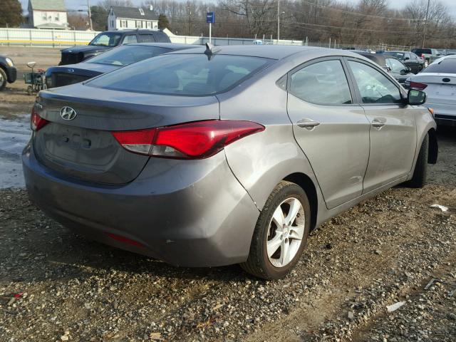 5NPDH4AE4DH300967 - 2013 HYUNDAI ELANTRA GL GRAY photo 4