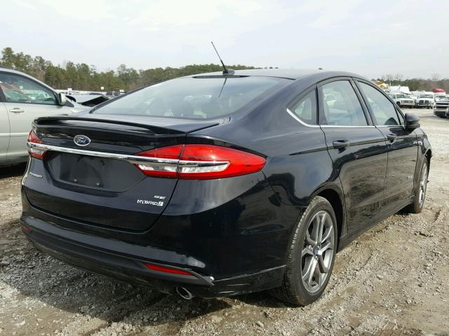 3FA6P0LU9HR222784 - 2017 FORD FUSION SE BLACK photo 4