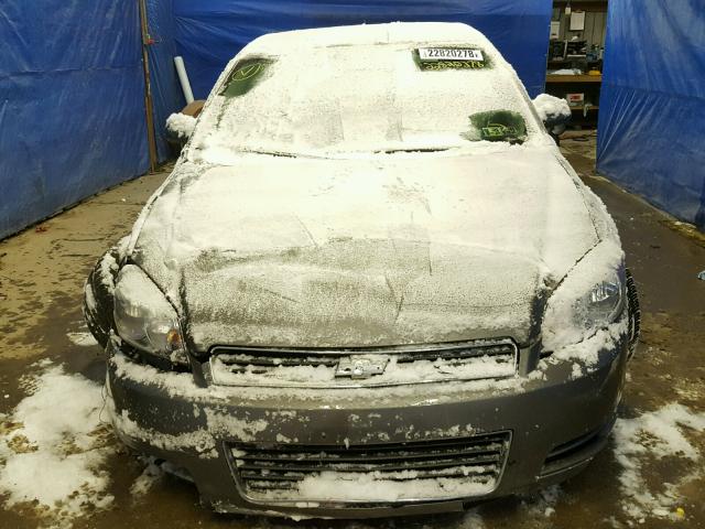 2G1WT58K679273814 - 2007 CHEVROLET IMPALA LT GRAY photo 9