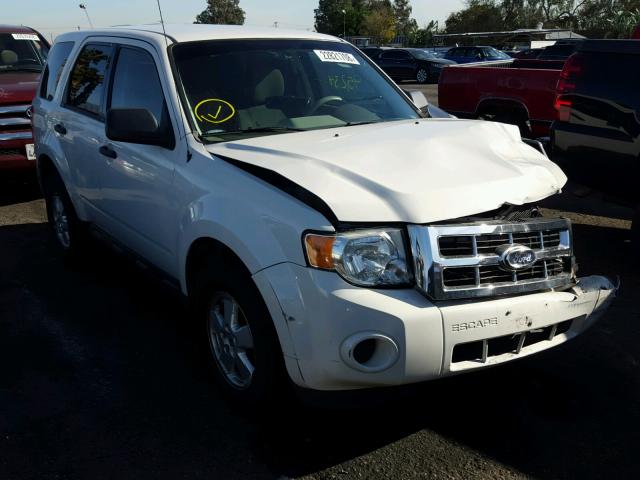 1FMCU0C78CKB34768 - 2012 FORD ESCAPE XLS WHITE photo 1