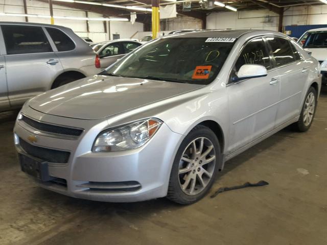 1G1ZJ57799F235228 - 2009 CHEVROLET MALIBU 2LT SILVER photo 2