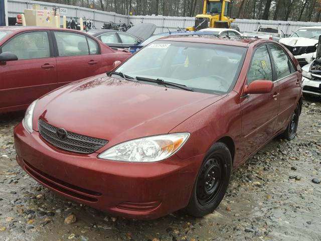 4T1BE30K82U065165 - 2002 TOYOTA CAMRY LE RED photo 2