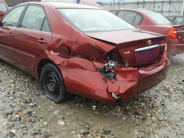 4T1BE30K82U065165 - 2002 TOYOTA CAMRY LE RED photo 9