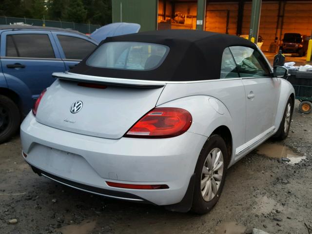 3VW517AT8HM813726 - 2017 VOLKSWAGEN BEETLE S/S 银色 照片 4