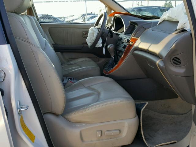 JT6GF10U3Y0067300 - 2000 LEXUS RX 300 WHITE photo 5