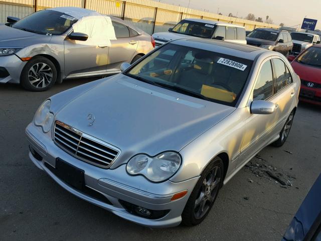 WDBRF52H17F926001 - 2007 MERCEDES-BENZ C 230 SILVER photo 2