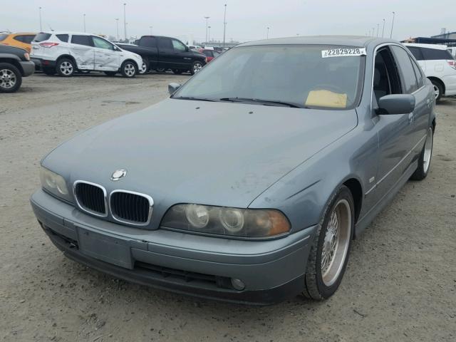 WBADT334X1GF41140 - 2001 BMW 525 I TEAL photo 2